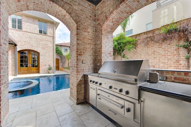 5110 W Oak Mews, Houston, TX 77056