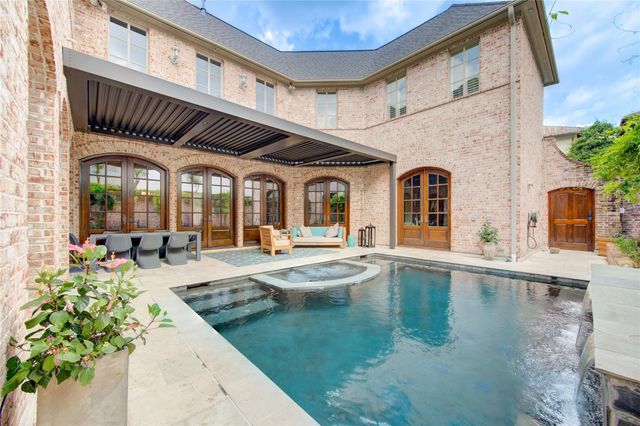 5110 W Oak Mews, Houston, TX 77056