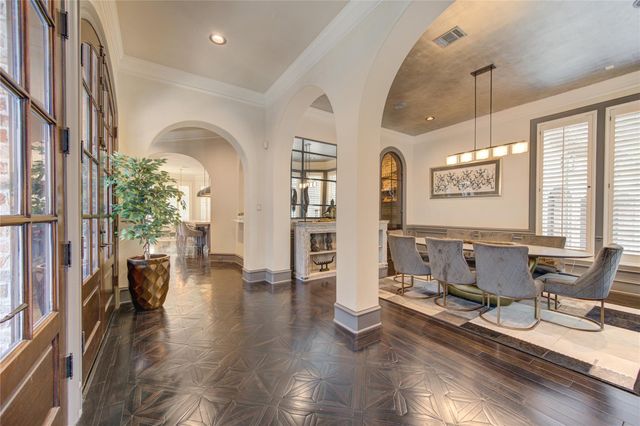 5110 W Oak Mews, Houston, TX 77056
