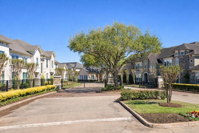 4327 Lake Walk Court, Sugar Land, TX 77459