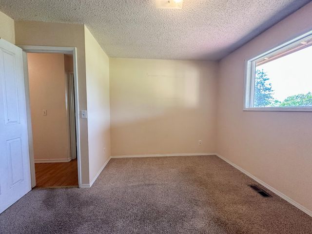 5233 Bartlett Avenue, Klamath Falls, OR 97603