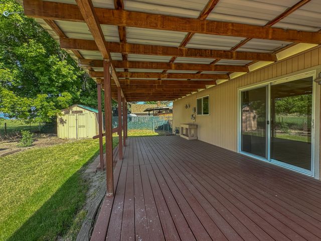 5233 Bartlett Avenue, Klamath Falls, OR 97603