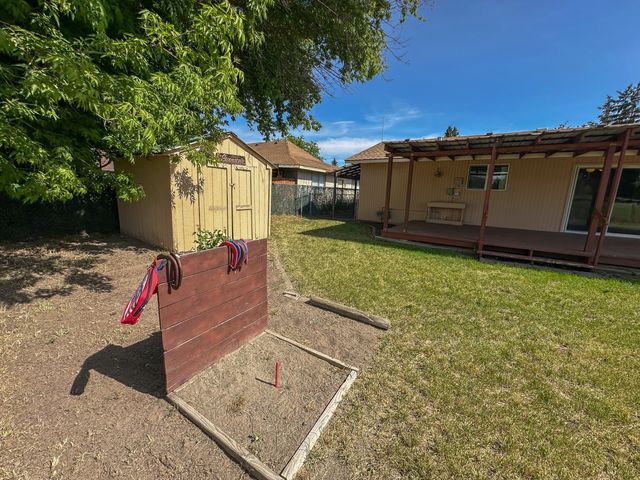 5233 Bartlett Avenue, Klamath Falls, OR 97603