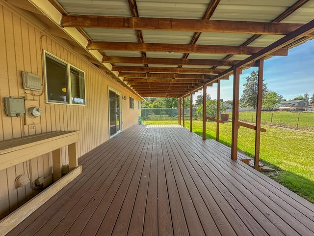 5233 Bartlett Avenue, Klamath Falls, OR 97603