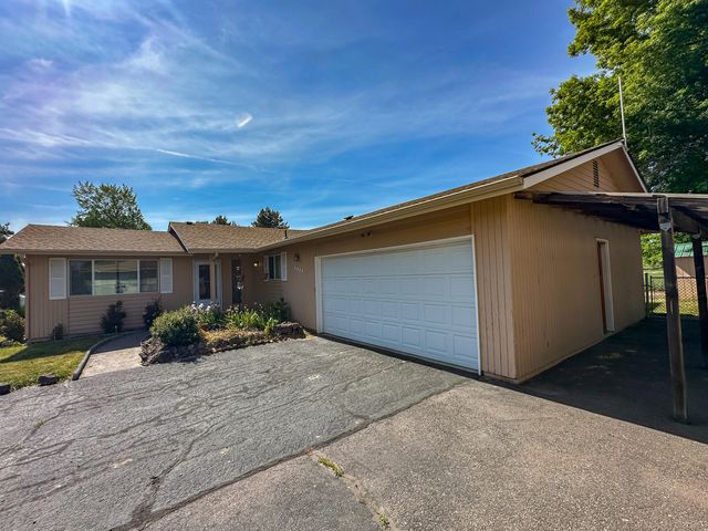 5233 Bartlett Avenue, Klamath Falls, OR 97603