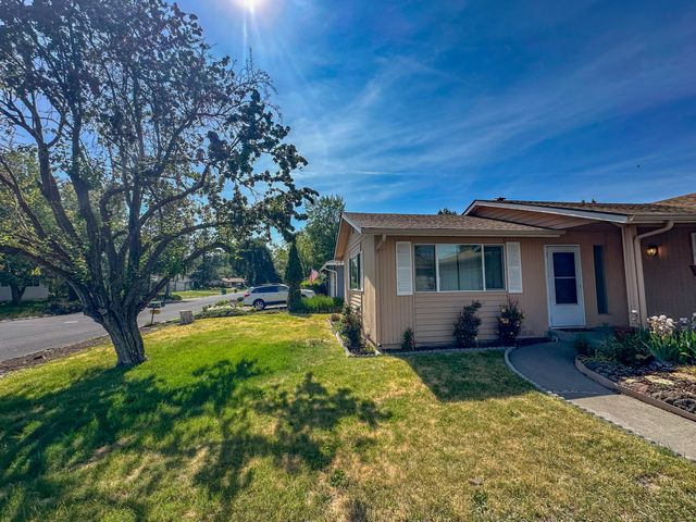 5233 Bartlett Avenue, Klamath Falls, OR 97603