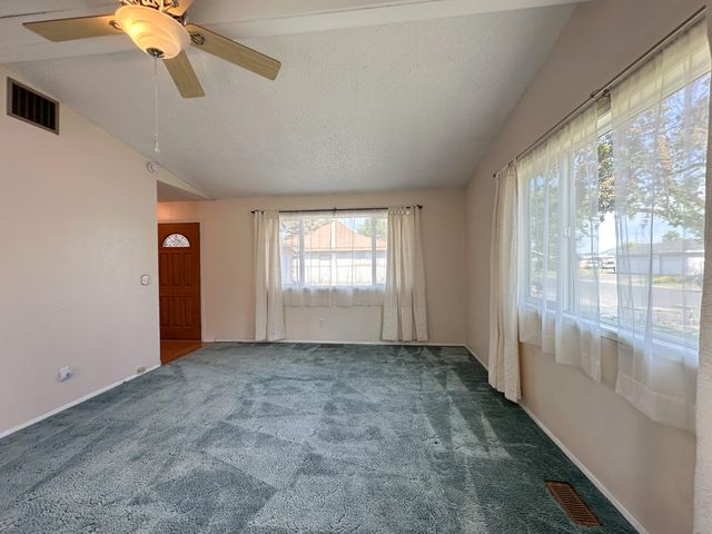 5233 Bartlett Avenue, Klamath Falls, OR 97603