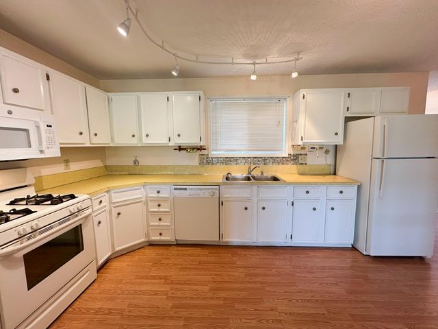 5233 Bartlett Avenue, Klamath Falls, OR 97603