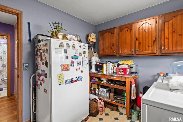 2409 Sutherland Road, Springfield, IL 62702