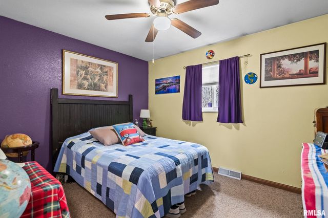 2409 Sutherland Road, Springfield, IL 62702