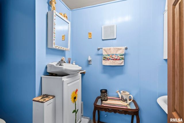 2409 Sutherland Road, Springfield, IL 62702