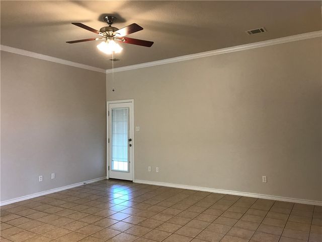 935 Crystal Dove, College Station, TX 77845