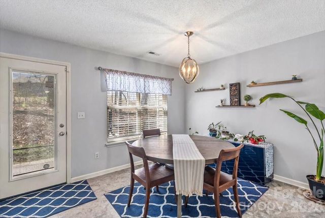 8636 Warwick Crest Lane, Charlotte, NC 28215