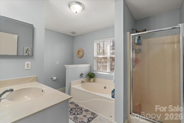 8636 Warwick Crest Lane, Charlotte, NC 28215