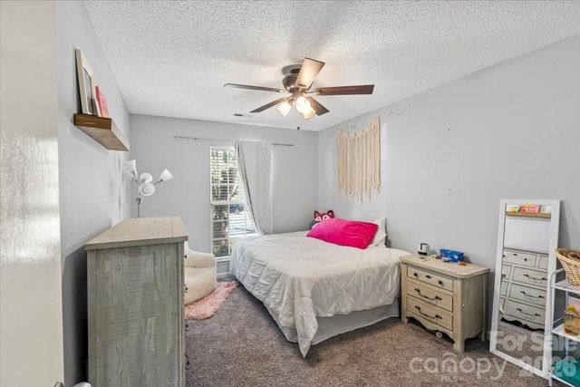 8636 Warwick Crest Lane, Charlotte, NC 28215