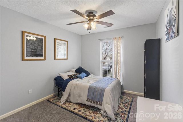 8636 Warwick Crest Lane, Charlotte, NC 28215