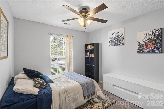 8636 Warwick Crest Lane, Charlotte, NC 28215