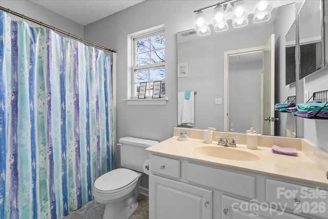 8636 Warwick Crest Lane, Charlotte, NC 28215