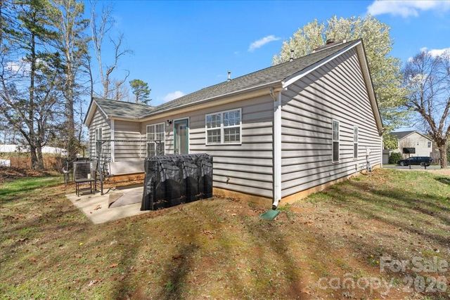 8636 Warwick Crest Lane, Charlotte, NC 28215