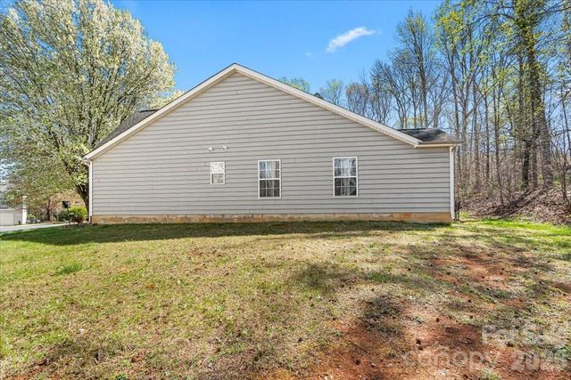 8636 Warwick Crest Lane, Charlotte, NC 28215