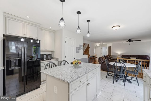 17241 PICKWICK DR, Purcellville, VA 20132