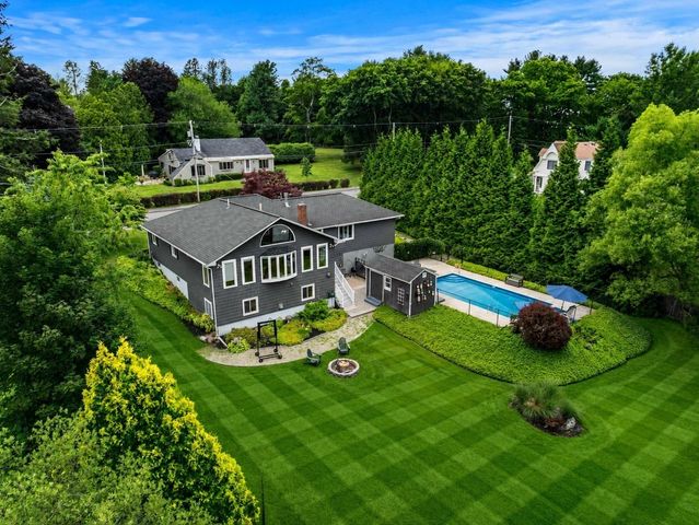 50 Holt Rd, Andover, MA 01810