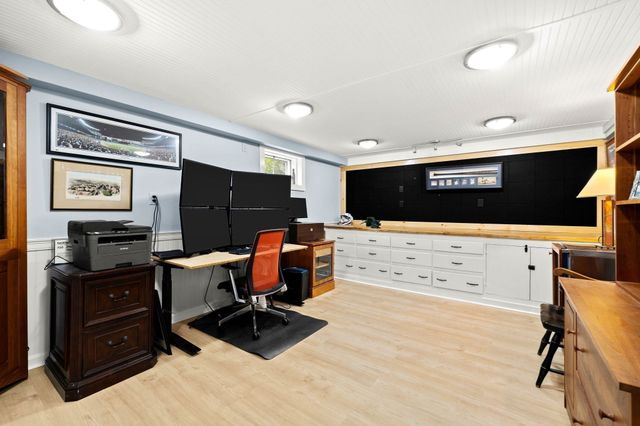 50 Holt Rd, Andover, MA 01810