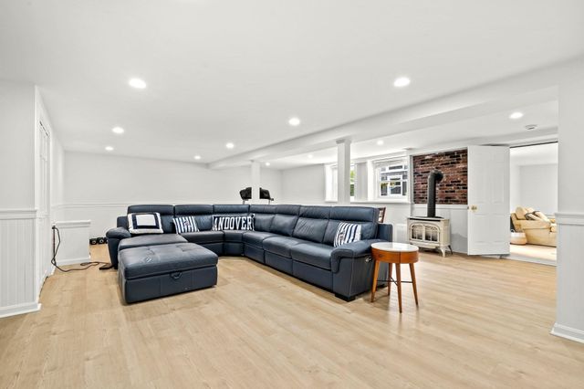 50 Holt Rd, Andover, MA 01810