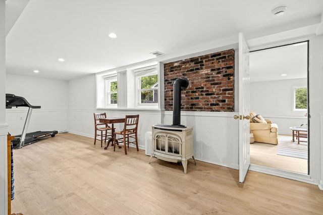 50 Holt Rd, Andover, MA 01810