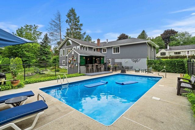 50 Holt Rd, Andover, MA 01810