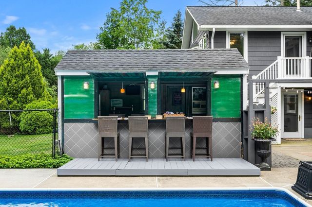 50 Holt Rd, Andover, MA 01810