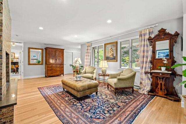 50 Holt Rd, Andover, MA 01810