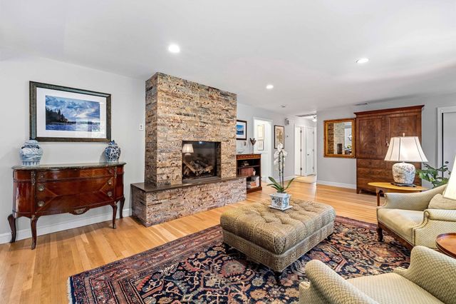 50 Holt Rd, Andover, MA 01810