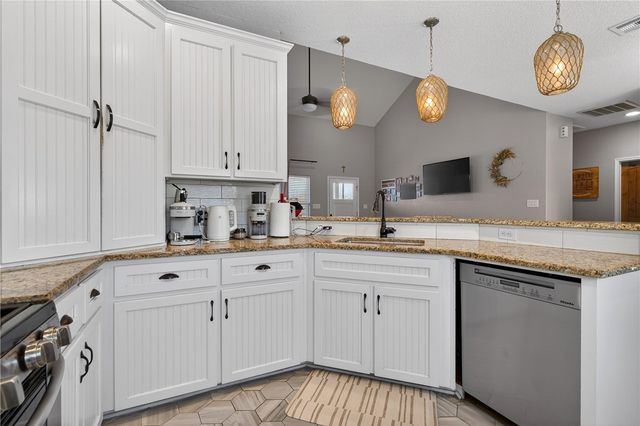 20401 County Road 1740, Mathis, TX 78368