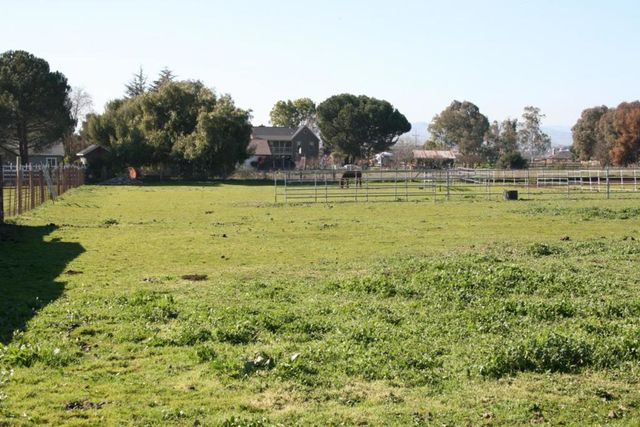 Santa Ana H, Hollister, CA 95023