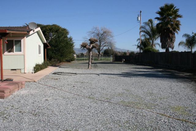 Santa Ana H, Hollister, CA 95023