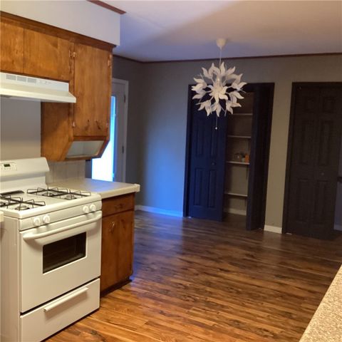 1112 E 4th St, Alice, TX 78332