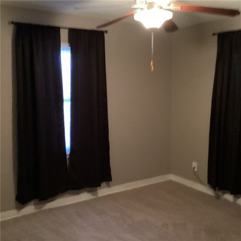 1112 E 4th St, Alice, TX 78332