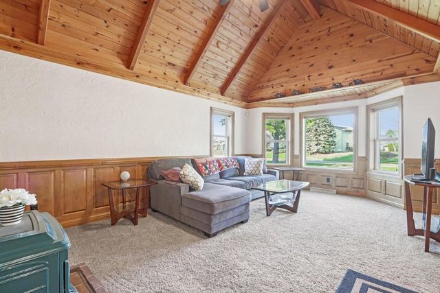 W354N5854 Lisbon ROAD, Oconomowoc, WI 53066