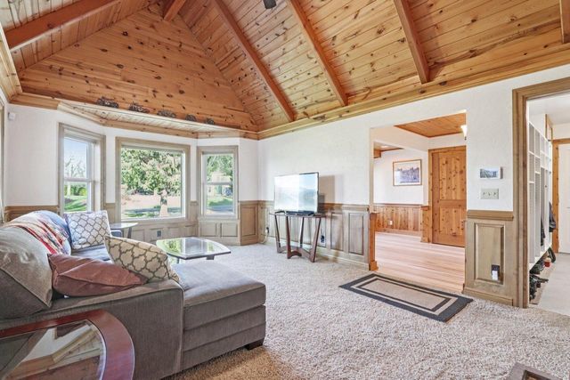 W354N5854 Lisbon ROAD, Oconomowoc, WI 53066