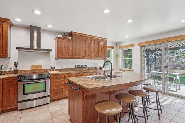 W354N5854 Lisbon ROAD, Oconomowoc, WI 53066