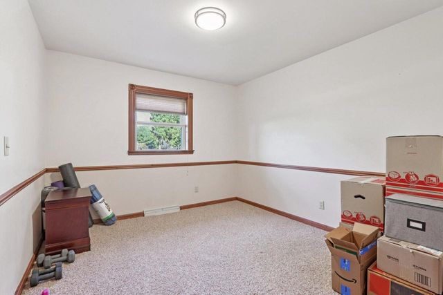 W354N5854 Lisbon ROAD, Oconomowoc, WI 53066