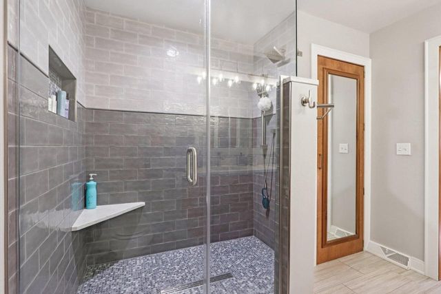 W354N5854 Lisbon ROAD, Oconomowoc, WI 53066