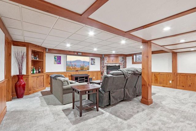 W354N5854 Lisbon ROAD, Oconomowoc, WI 53066