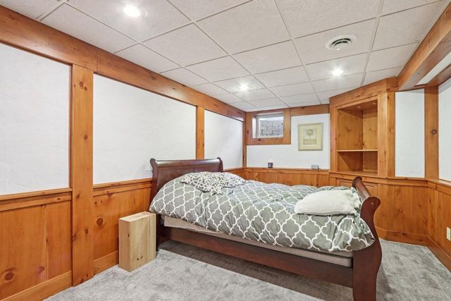 W354N5854 Lisbon ROAD, Oconomowoc, WI 53066