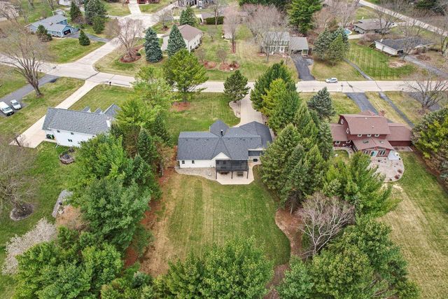 W354N5854 Lisbon ROAD, Oconomowoc, WI 53066
