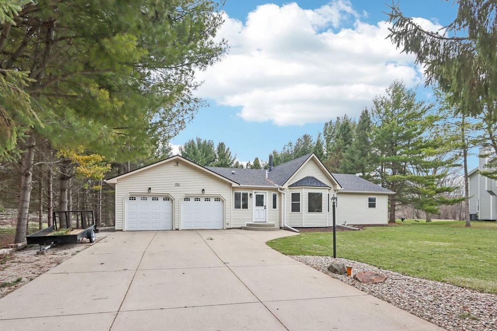 W354N5854 Lisbon ROAD, Oconomowoc, WI 53066