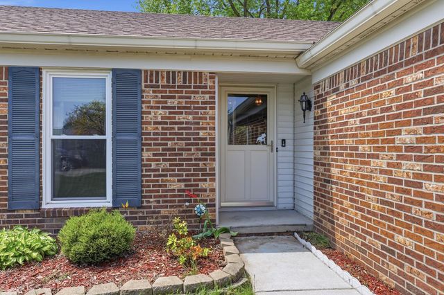 45471 Ronnen Drive, Macomb Twp, MI 48044