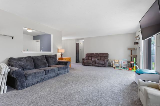 45471 Ronnen Drive, Macomb Twp, MI 48044