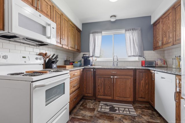 45471 Ronnen Drive, Macomb Twp, MI 48044